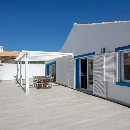 Beautiful With A Pool Vila *