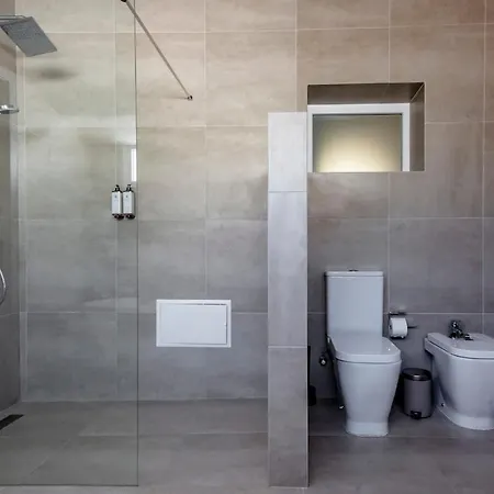 Beautiful With A Pool Albufeira