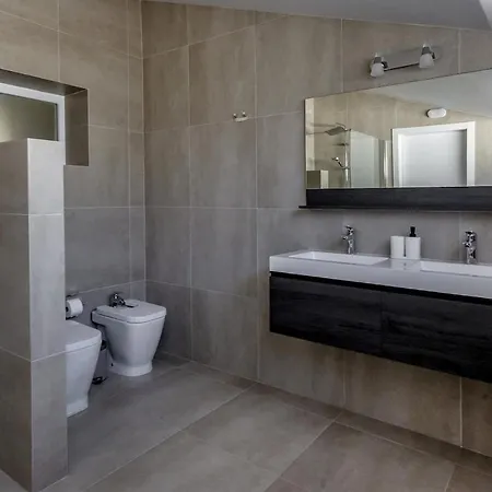 Beautiful With A Pool Albufeira