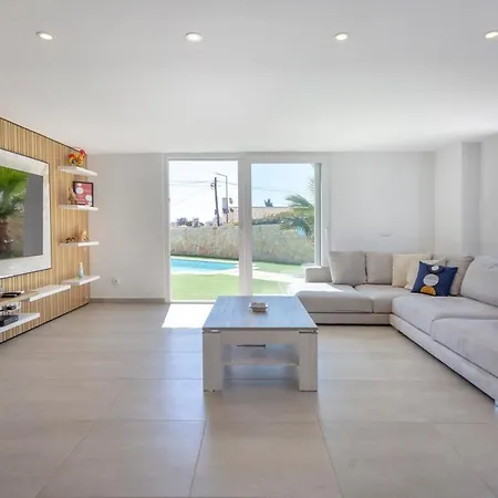 Beautiful With A Pool Αλμπουφέιρα