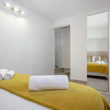 Beautiful With A Pool Албуфейра